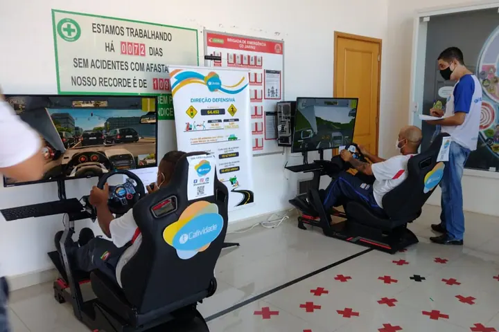 Sala de Simuladores — experiência Catividade